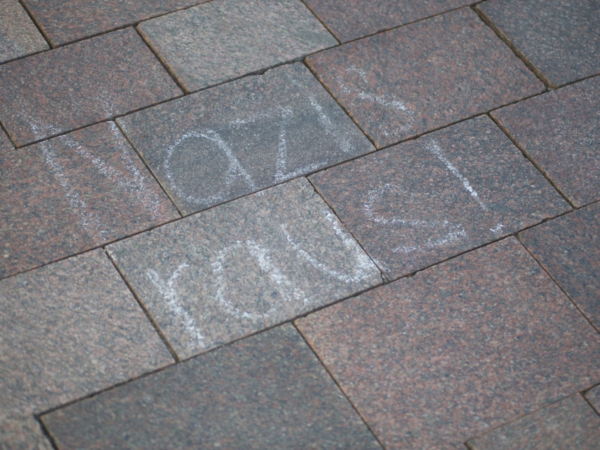 Warum Nazis und Neonazis verwechselt werden – und was daran gefährlich&nbsp;ist